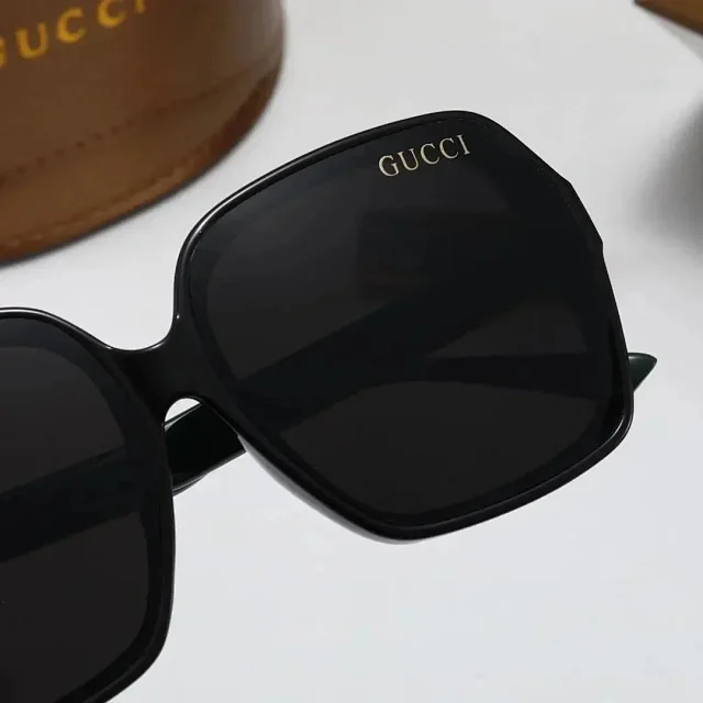 Gucci Eyewear 2293 Oversized Square Sunglasses product detail image 4