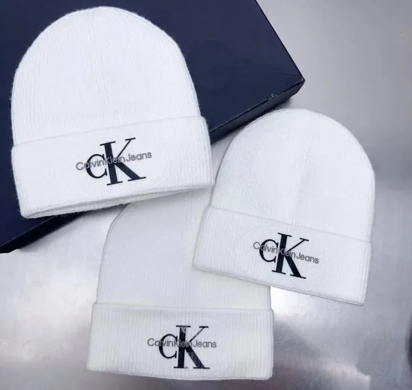 Calvin Klein Jeans Logo Beanie White - 1