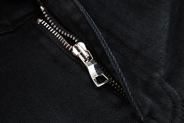 AMIRI Jeans Slim-Fit Distressed product detail image 10