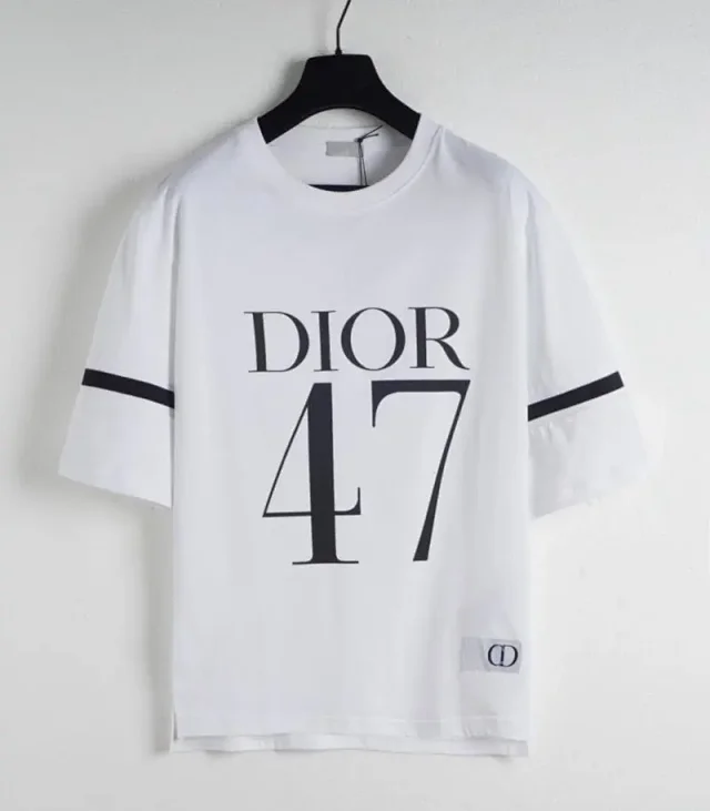 Dior T-Shirts Short-sleeve logo graphic product detail image 2