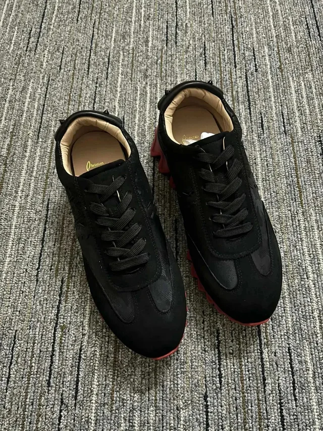Christian Louboutin Sneakers Round-Toe product detail image 4