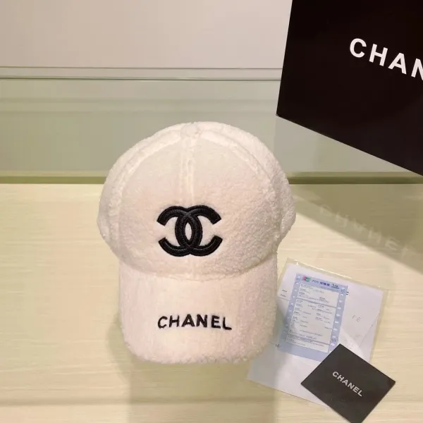 Chanel CC Logo Shearling Baseball Cap White - 1
