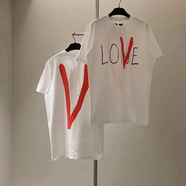 VLONE T-Shirts Short-Sleeve Logo Graphic product detail image 3