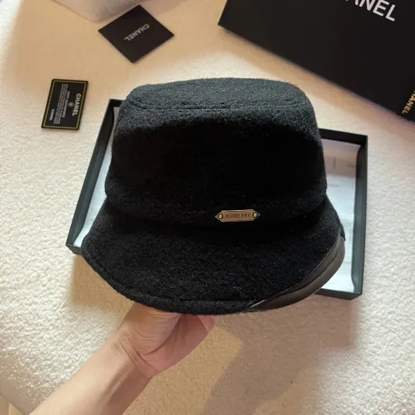 Burberry Logo-Plaque Wool Bucket Hat Black - 1