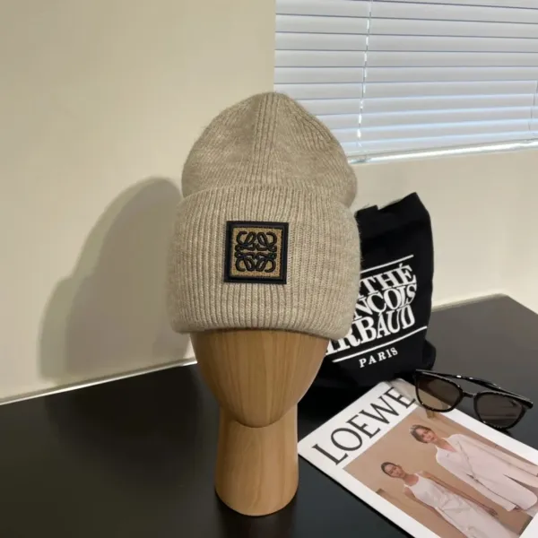 Loewe Anagram Patch Beige Wool-Blend Beanie - 1