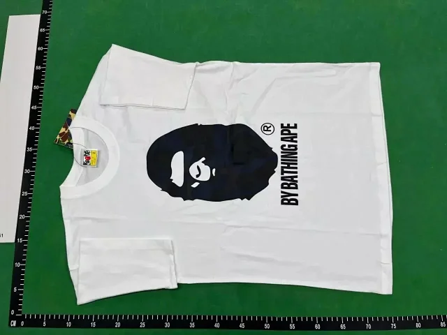 A BATHING APE T-Shirts Short-Sleeve Head Graphic product detail image 7