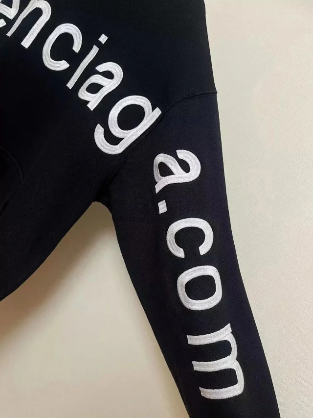 Balenciaga Hoodies & Sweatshirts Logo Print Hooded Sweatshirt product detail image 9