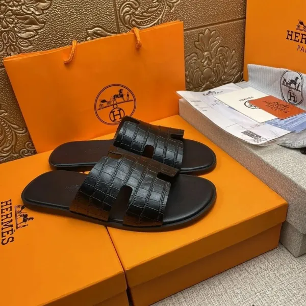 Hermès Oran Sandals Black Croc-Embossed Leather Slippers - 1