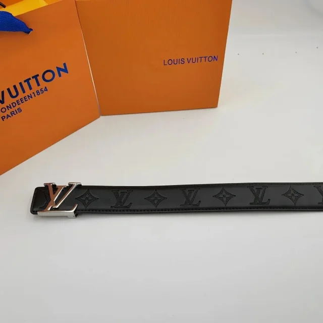 Louis Vuitton Belts LV Buckle Monogram Belt product detail image 3