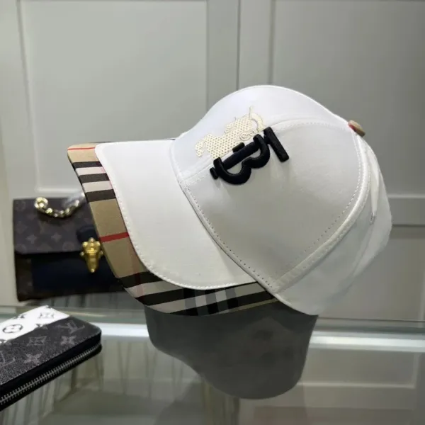 Burberry Horseferry Logo Baseball Cap White - 1