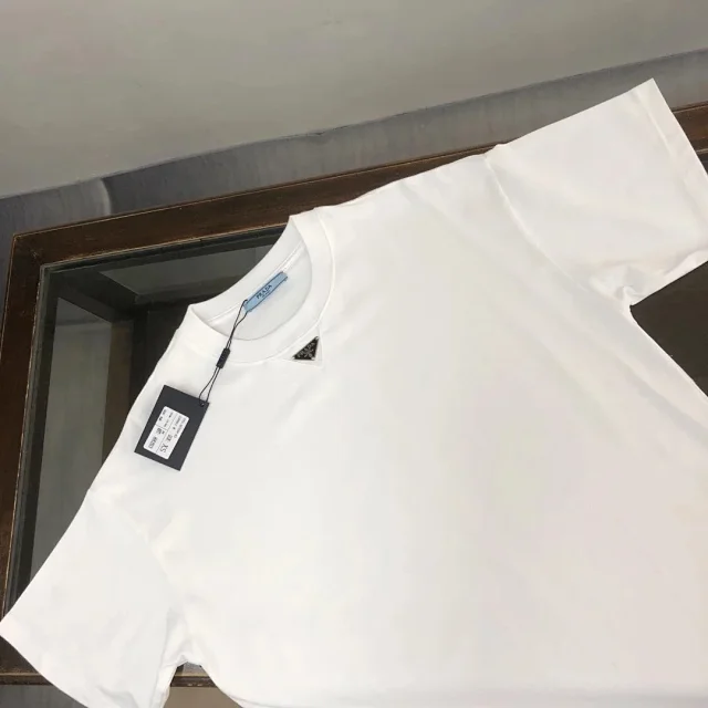 Prada T-Shirts Short-Sleeve Triangle Logo T-Shirt product detail image 4
