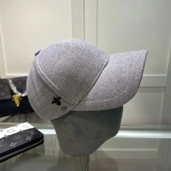 AMI Paris Bee Embroidery Wool-Blend Baseball Cap Gray - 1