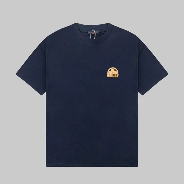 Louis Vuitton T-Shirts LV Logo and Rabbit Graphic Print product detail image 6