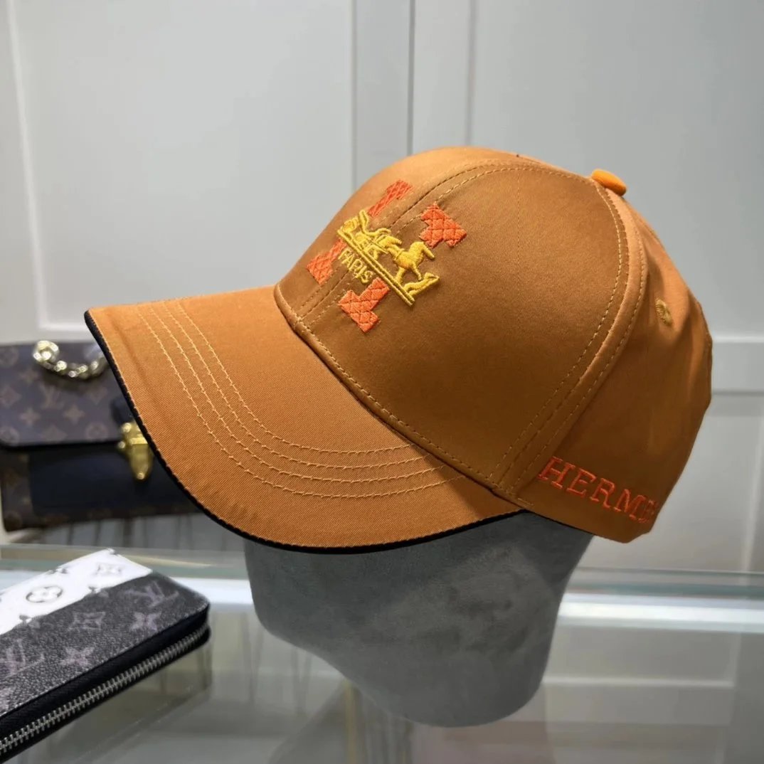 Corteiz Logo Embroidered White Baseball Cap - 4