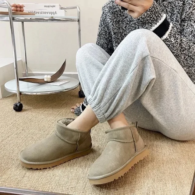 UGG Boots Shearling-Lined Ankle product detail image 33