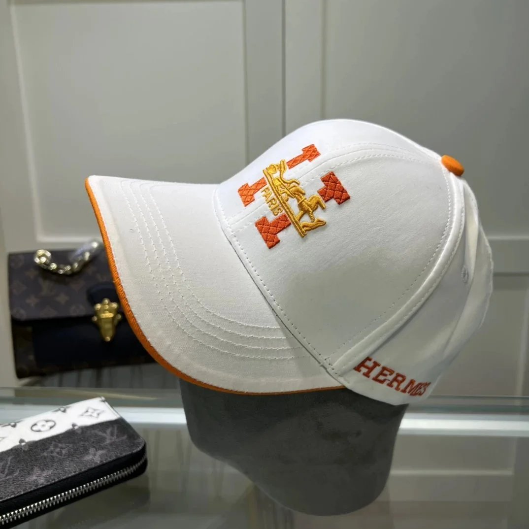 Corteiz Logo Embroidered White Baseball Cap - 3