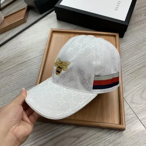 Gucci Bee Embroidered GG Supreme Baseball Cap White - 1