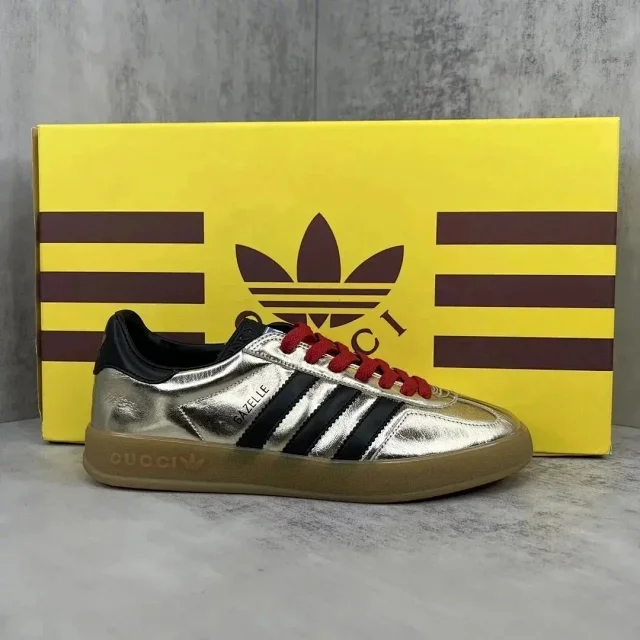 Gucci Sneakers Gazelle low-top three-stripe product detail image 8