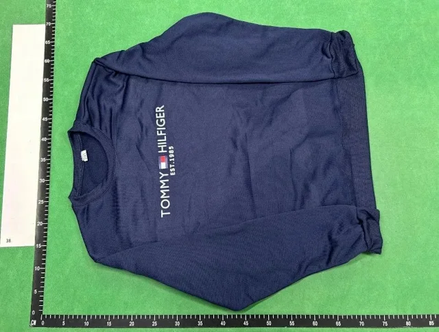 Tommy Hilfiger Hoodies & Sweatshirts Logo Pullover Hoodie with Kangaroo Pocket product detail image 3