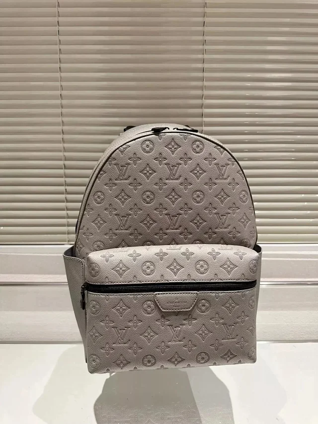 Louis Vuitton Backpacks Monogram backpack with front zip pocket product detail image 7