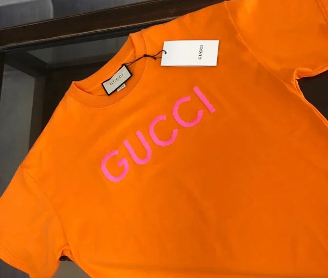 Gucci T-Shirts Logo-print crew-neck product detail image 2