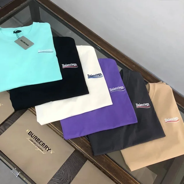 Balenciaga T-Shirts Crewneck T-Shirt with Logo Chest Print product detail image 3