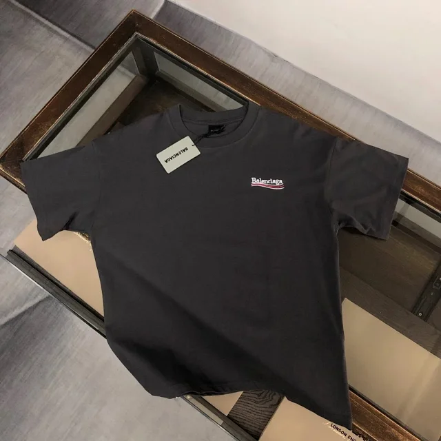 Balenciaga T-Shirts Crewneck T-Shirt with Logo Chest Print product detail image 10