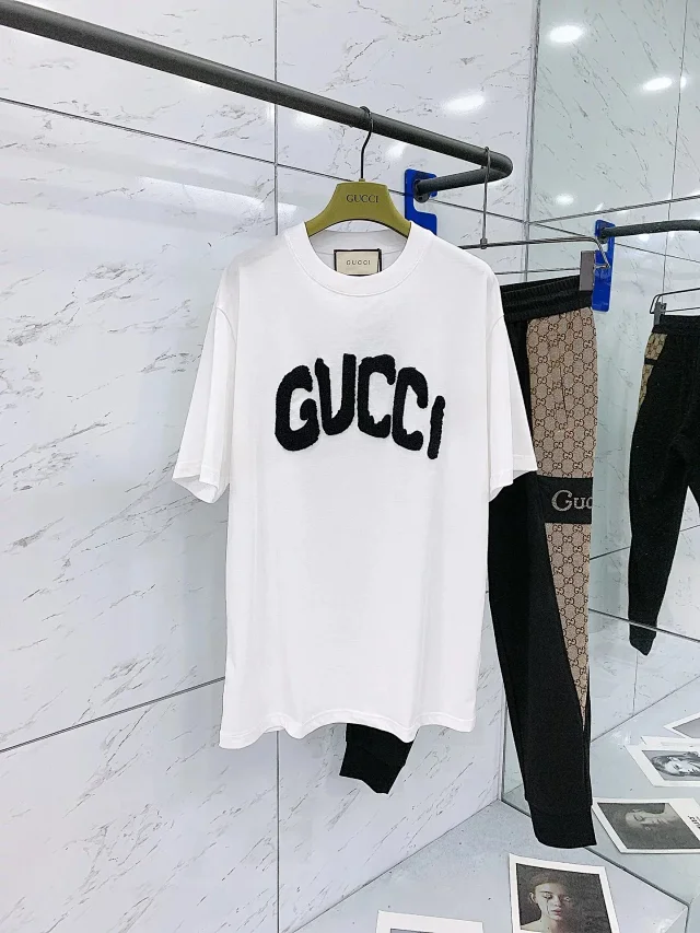 Gucci T-Shirts Graphic Print product detail image 9