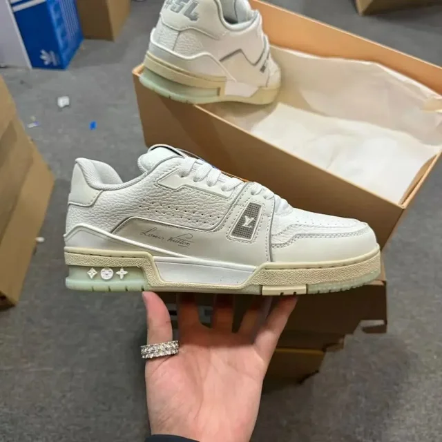 Louis Vuitton Sneakers LV Trainer product detail image 2