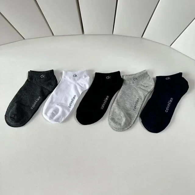 Louis Vuitton Socks 5-Pair Logo Crew Set product detail image 4