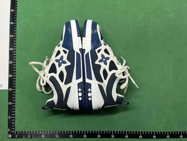 Louis Vuitton Sneakers Low-top monogram product detail image 6
