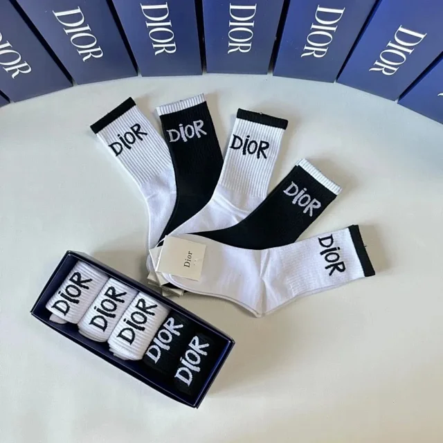 Chanel Socks Ribbed Logo Crew product detail image 2
