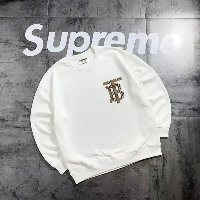 Burberry Hoodies & Sweatshirts Crewneck Logo-Print Sweatshirt product detail image 4