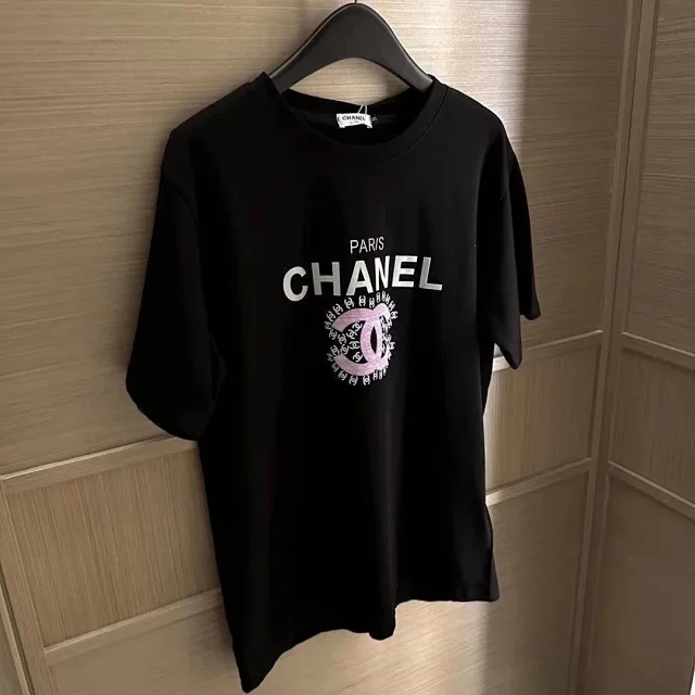Chanel T-Shirts Short-sleeve logo graphic T-shirt product detail image 4