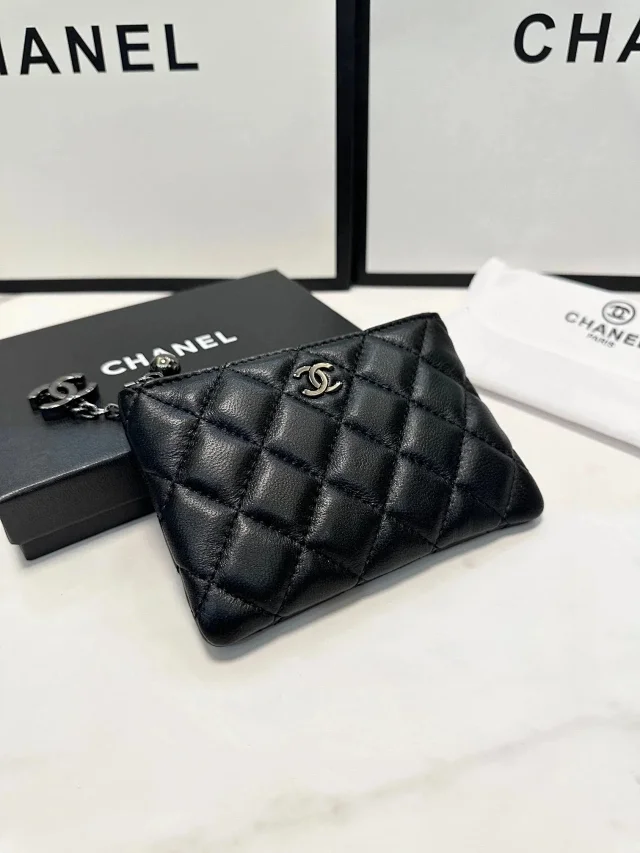 Chanel Wallets & Card Holders Quilted CC Logo Wallet product detail image 8