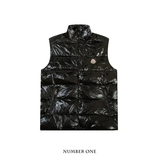 Moncler Down Jackets Hooded quilted jacket product detail image 4