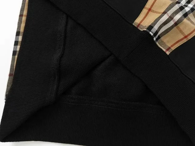 Burberry Hoodies & Sweatshirts Logo Graphic Crewneck Sweatshirt product detail image 8