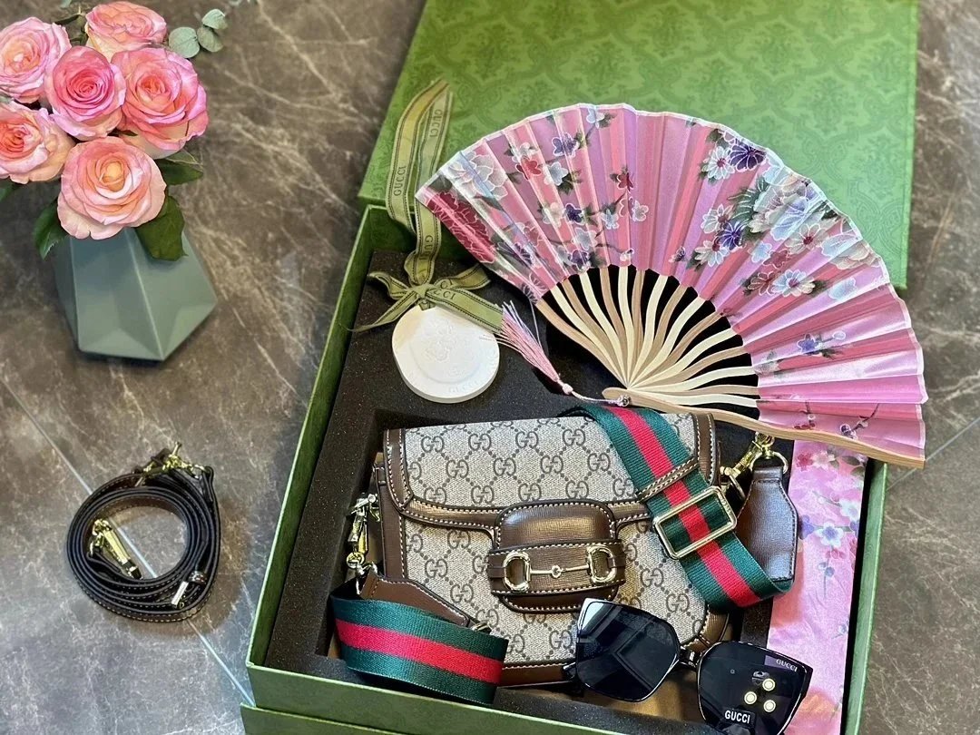 050403047（Size：21*15*5cm）