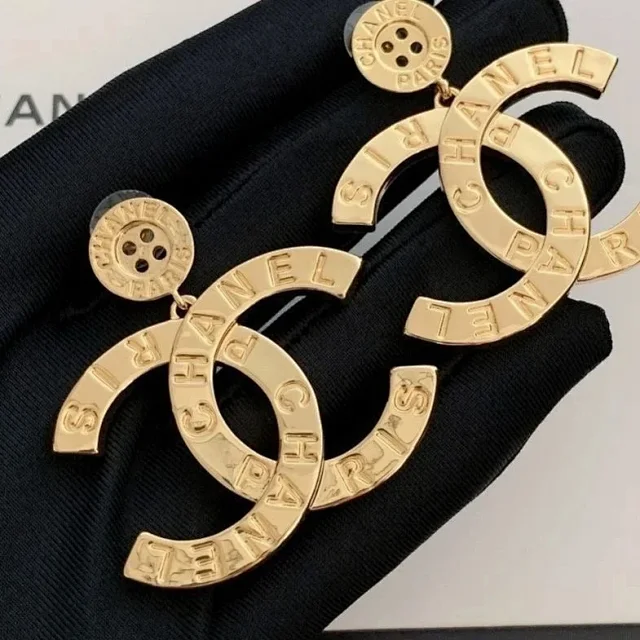 Chanel Jewelry Gold-tone interlocking double-C logo drop earrings product detail image 3