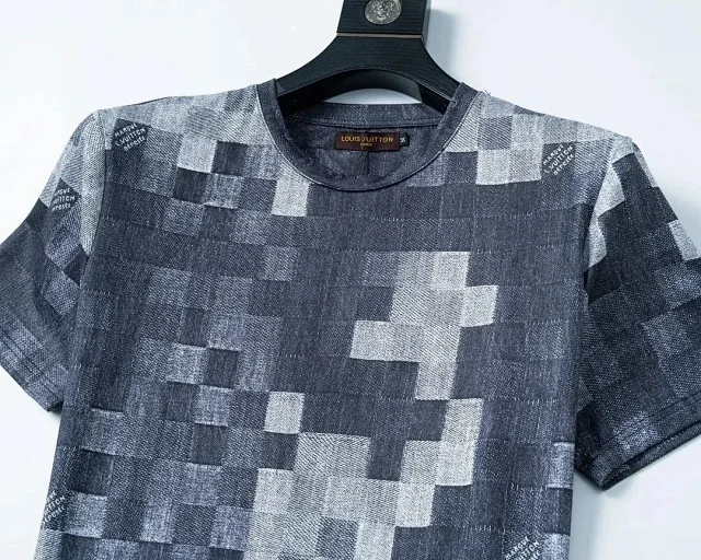 Louis Vuitton Matching Sets Short-sleeve T-shirt and drawstring shorts set with monogram print product detail image 6