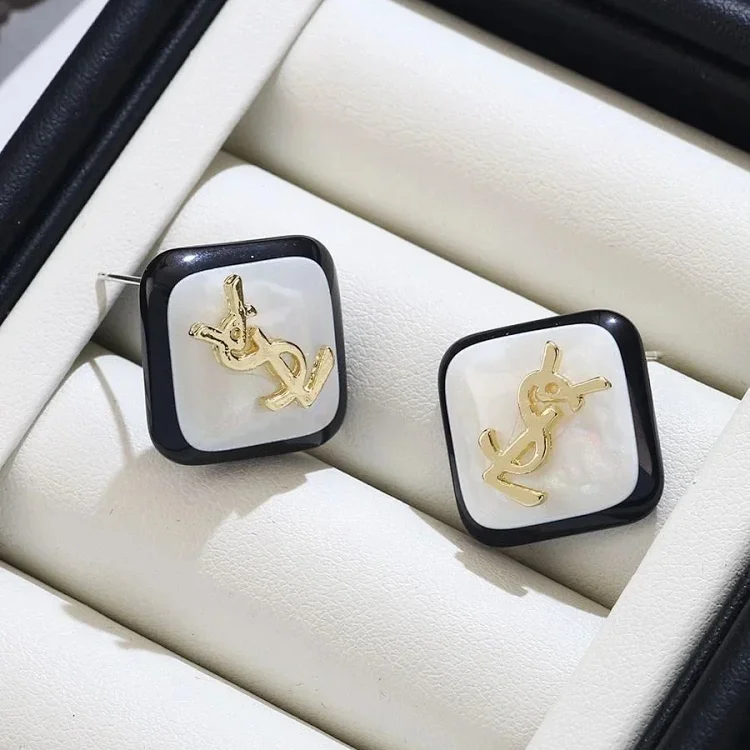 Yves Saint Laurent E