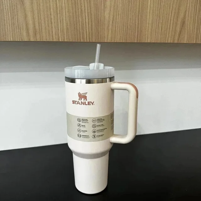 Stanley Uncategorized Quencher H2.0 Tumbler with Handle and Straw product detail image 6