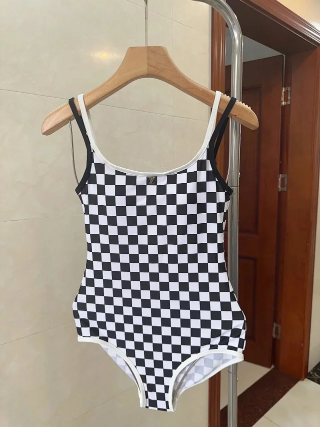 Louis Vuitton Swimwear Logo Print product detail image 8