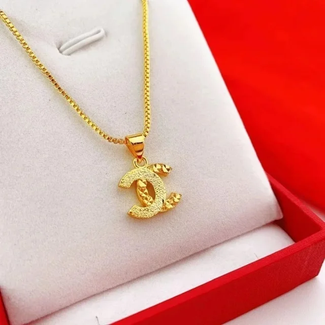 Chanel Jewelry Gold-tone Double C Pendant Necklace product detail image 4