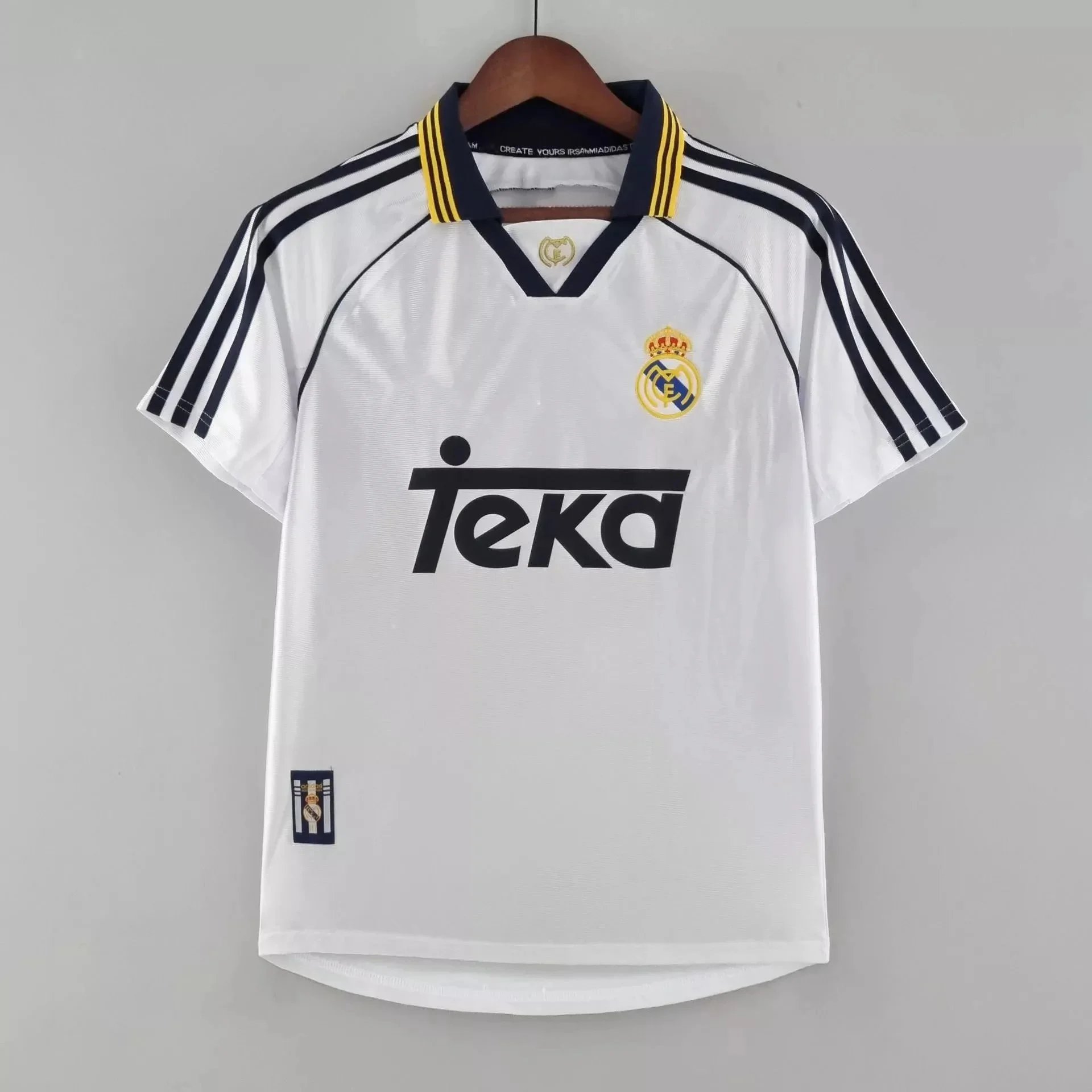 Real Madrid Football Jerseys 2006–07 Home Ronaldo 7 — 9,800 Real Madrid home stadium