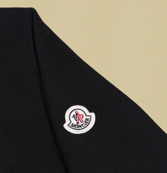 Moncler Hoodies & Sweatshirts Crewneck sweatshirt with logo patch or print product detail image 4
