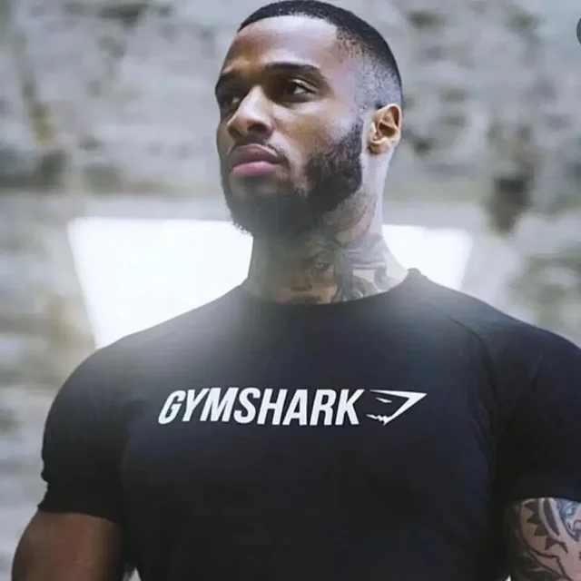 Gymshark T-Shirts Fitted raglan-sleeve athletic T-shirt product detail image 5