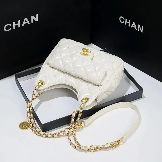 Chanel Crossbody Bags Quilted chain-strap flap bag product detail image 4