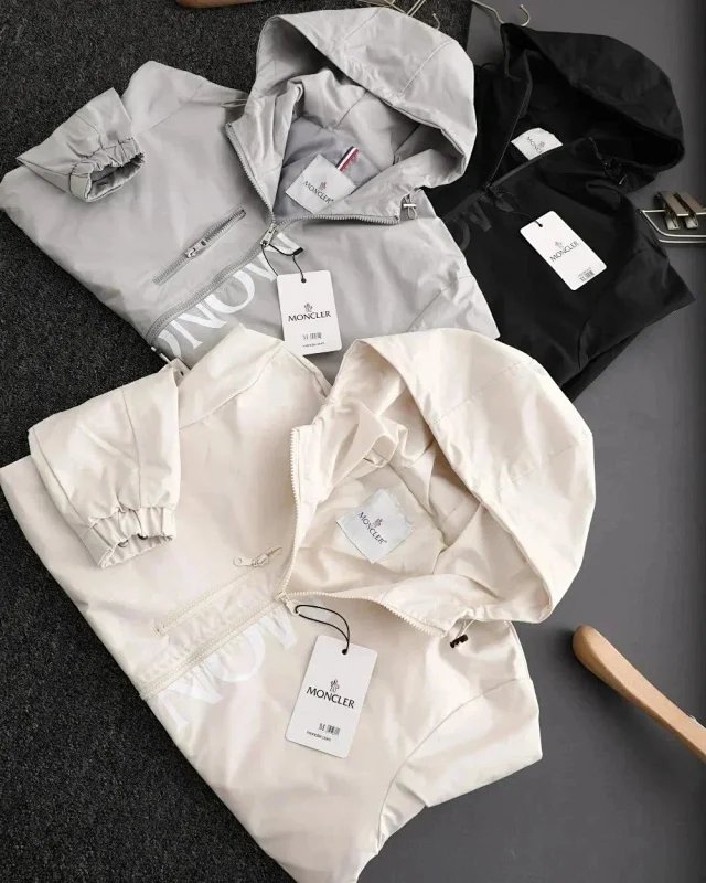 Moncler Jackets Hooded Zip-Up Jacket with Logo Print product detail image 8