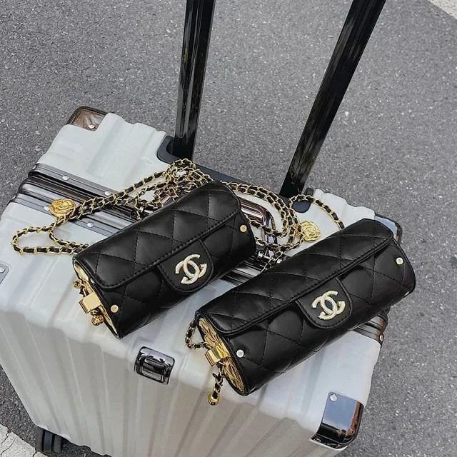 Chanel Crossbody Bags Quilted cylindrical chain bag product detail image 2